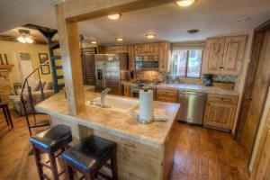 South Lake Tahoe - 3 Bedroom Home Private Hot Tub Spiral Staircase Стейтлайн Экстерьер фото